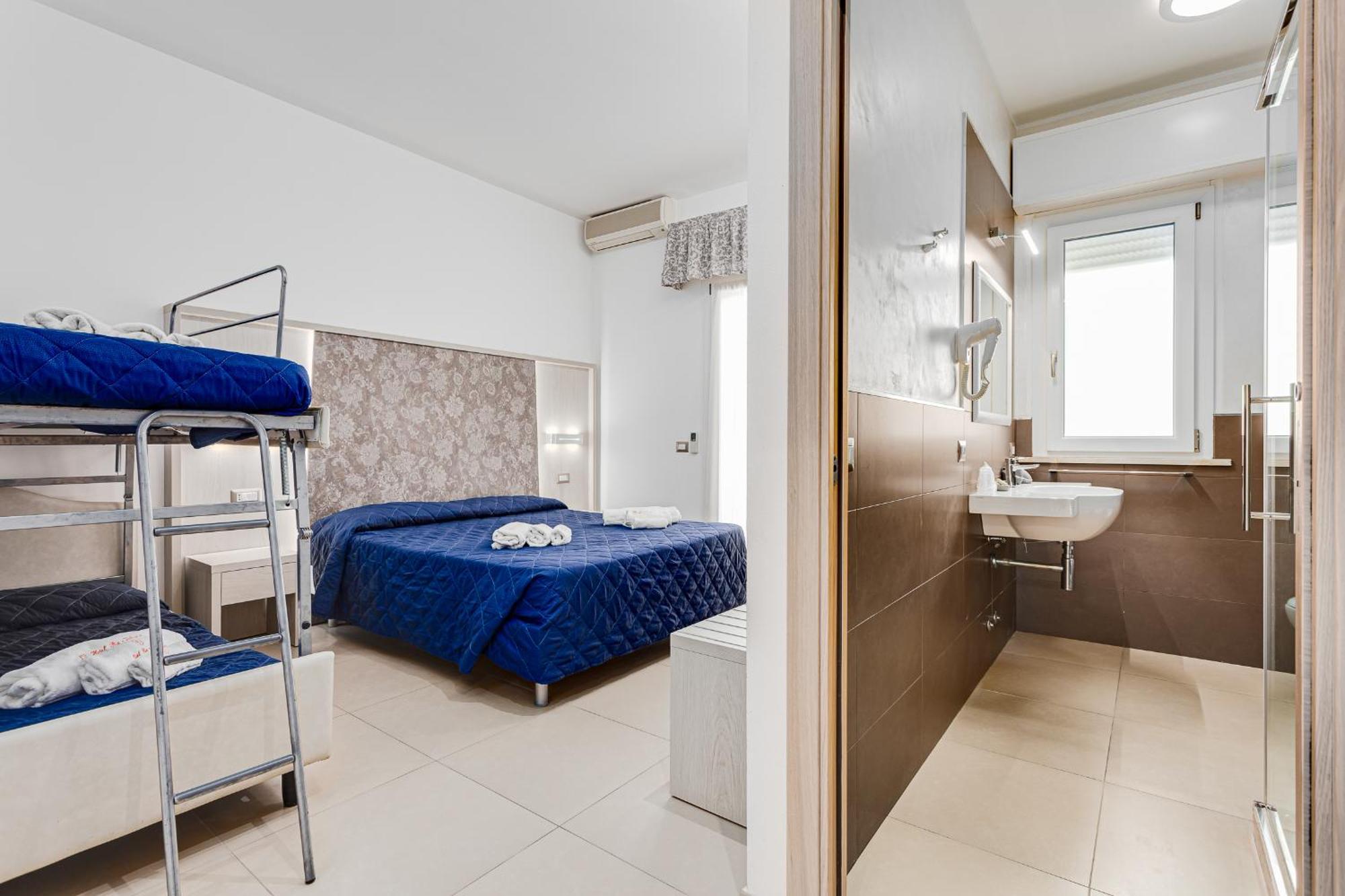 Hotel Riz Cervia Bagian luar foto