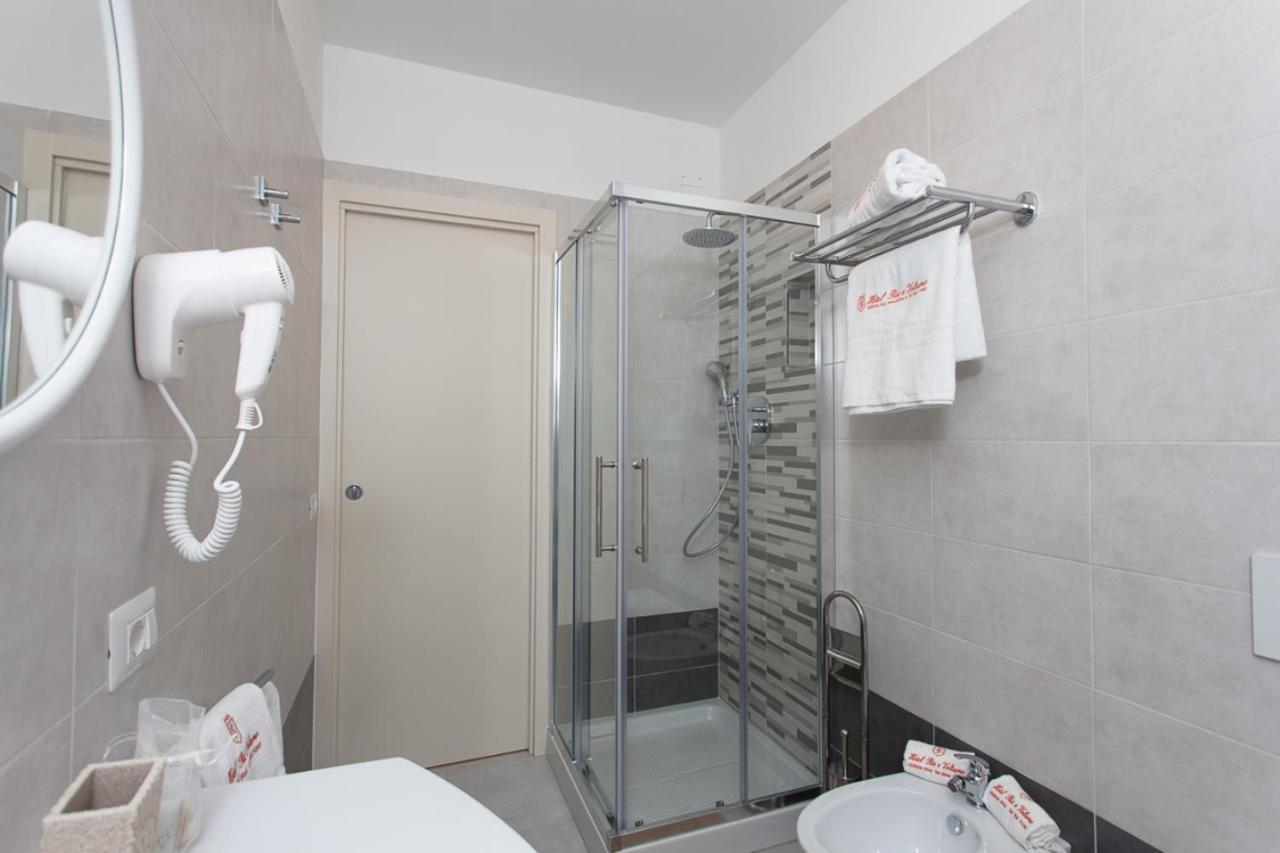 Hotel Riz Cervia Bagian luar foto